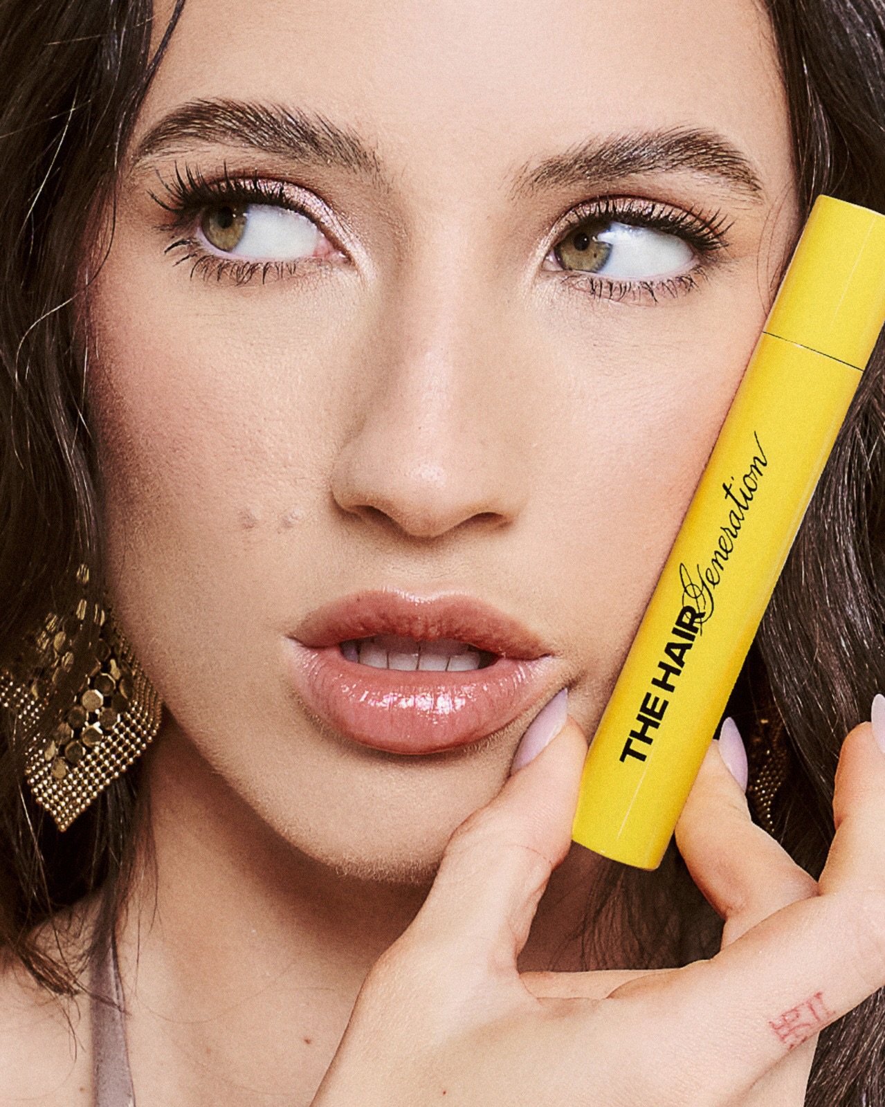 El mejor botox de mi carrera es rodearme de gente joven, con ganas de demorarse el mundo que me enseñe y me actualice en todo lo que me he perdido. Eso es este proyecto para THG, trabajar con Ari y su equipo fue un placer, aprender de ellos, de su estética y su boff! y hacerlo junto a Marce y Ana y todo el team de creativos detrás que le apuestas a reventarla con cada cosa que hacen!