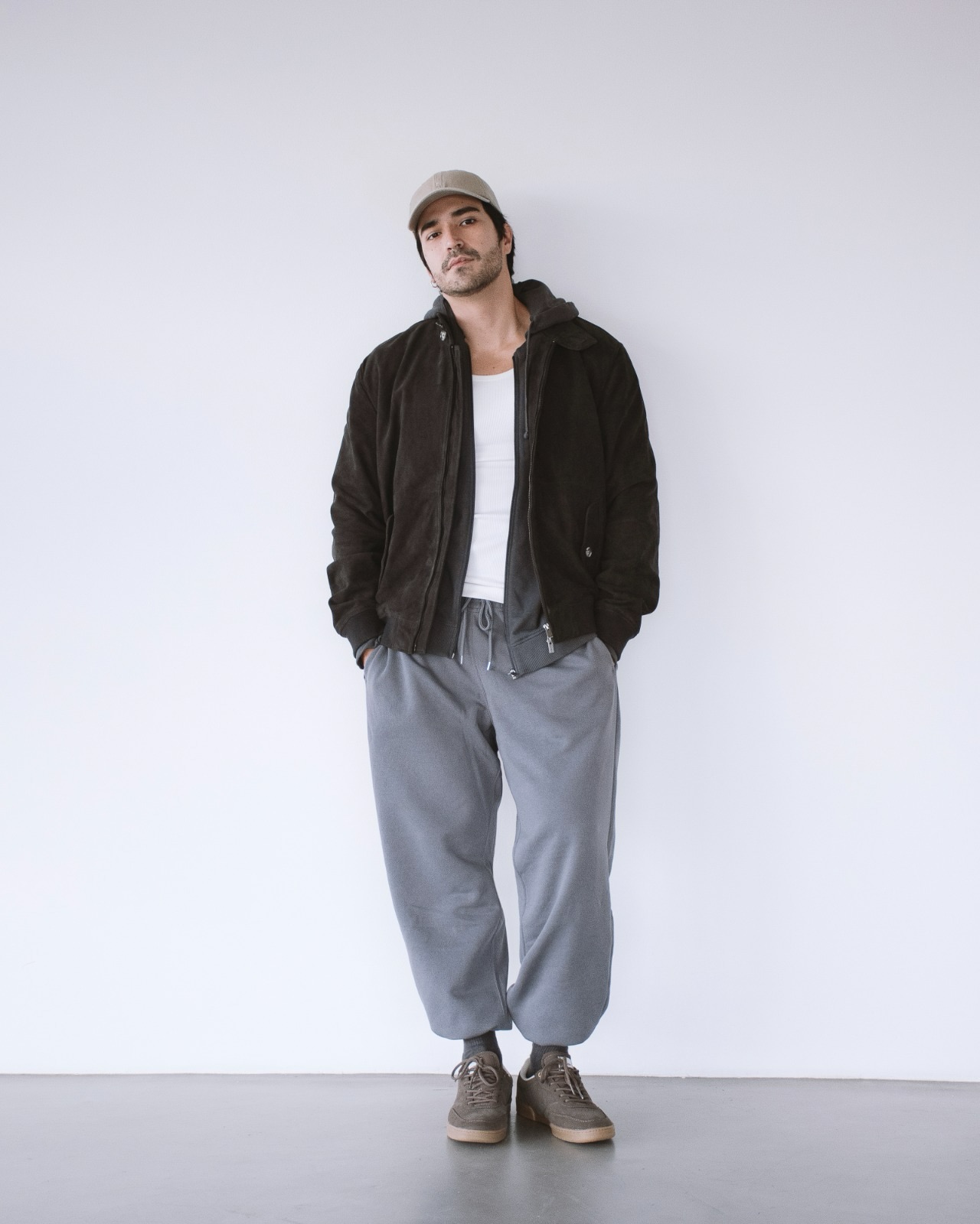 El look más chic y cómodo para moverse en navidad junto a scalpers.